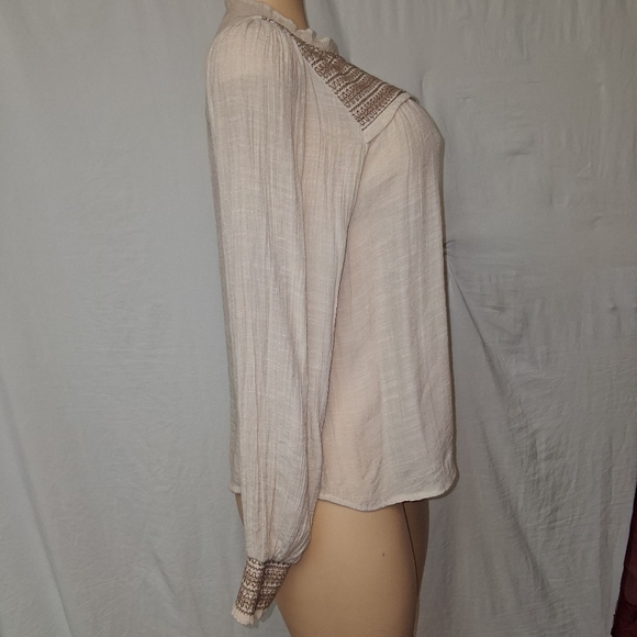 Elegant Cream Button-Up Women's Top Size L - Picture 16 of 17